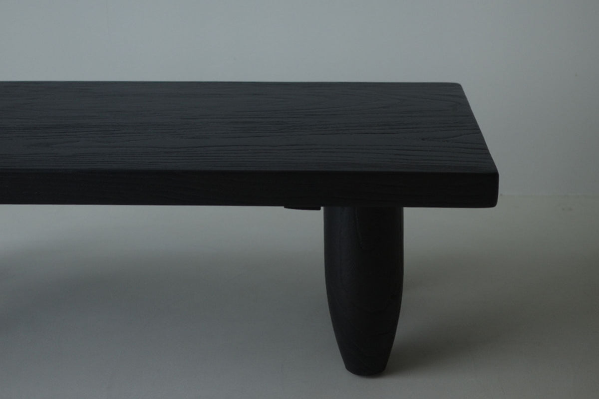 BRWN ATELIER Object 001の天板と脚部のフォルム
