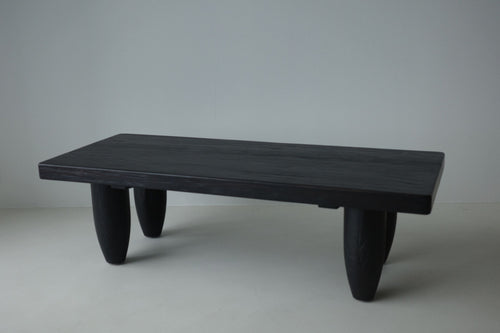 BRWN ATELIER Object 001のブラック仕上げのローテーブルの正面