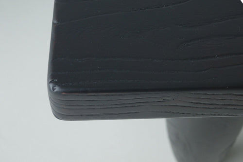 BRWN ATELIER Object 001のブラック仕上げのローテーブルの天板詳細